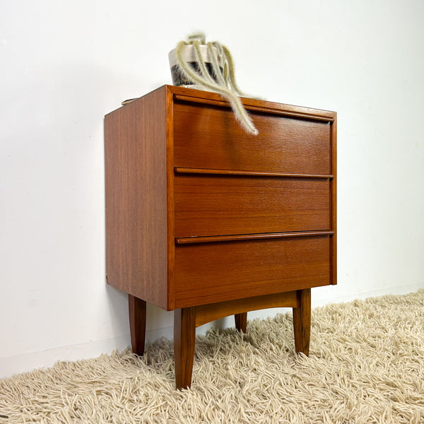 BEDSIDE DRAWERS W LIPPED HANDLES