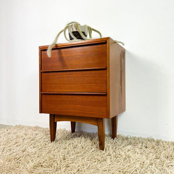 BEDSIDE DRAWERS W LIPPED HANDLES