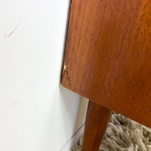 BEDSIDE DRAWERS W LIPPED HANDLES