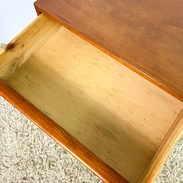 BEDSIDE DRAWERS W LIPPED HANDLES