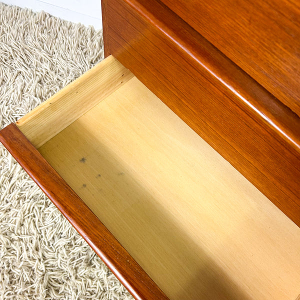 BEDSIDE DRAWERS W LIPPED HANDLES