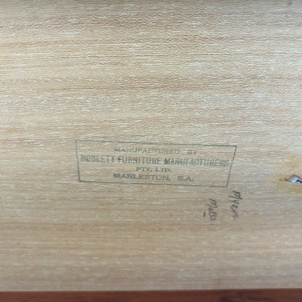 NOBLETT COFFEE TABLE WITH SLATTED MAGAZINE RACK