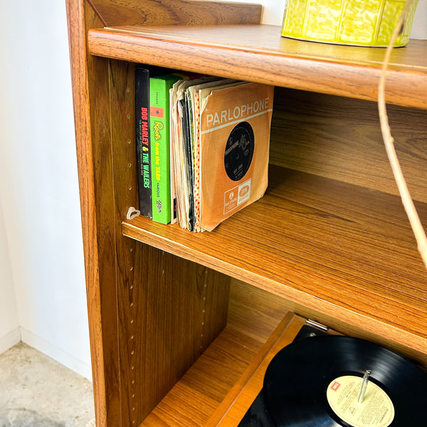 STEREO MEDIA CABINET