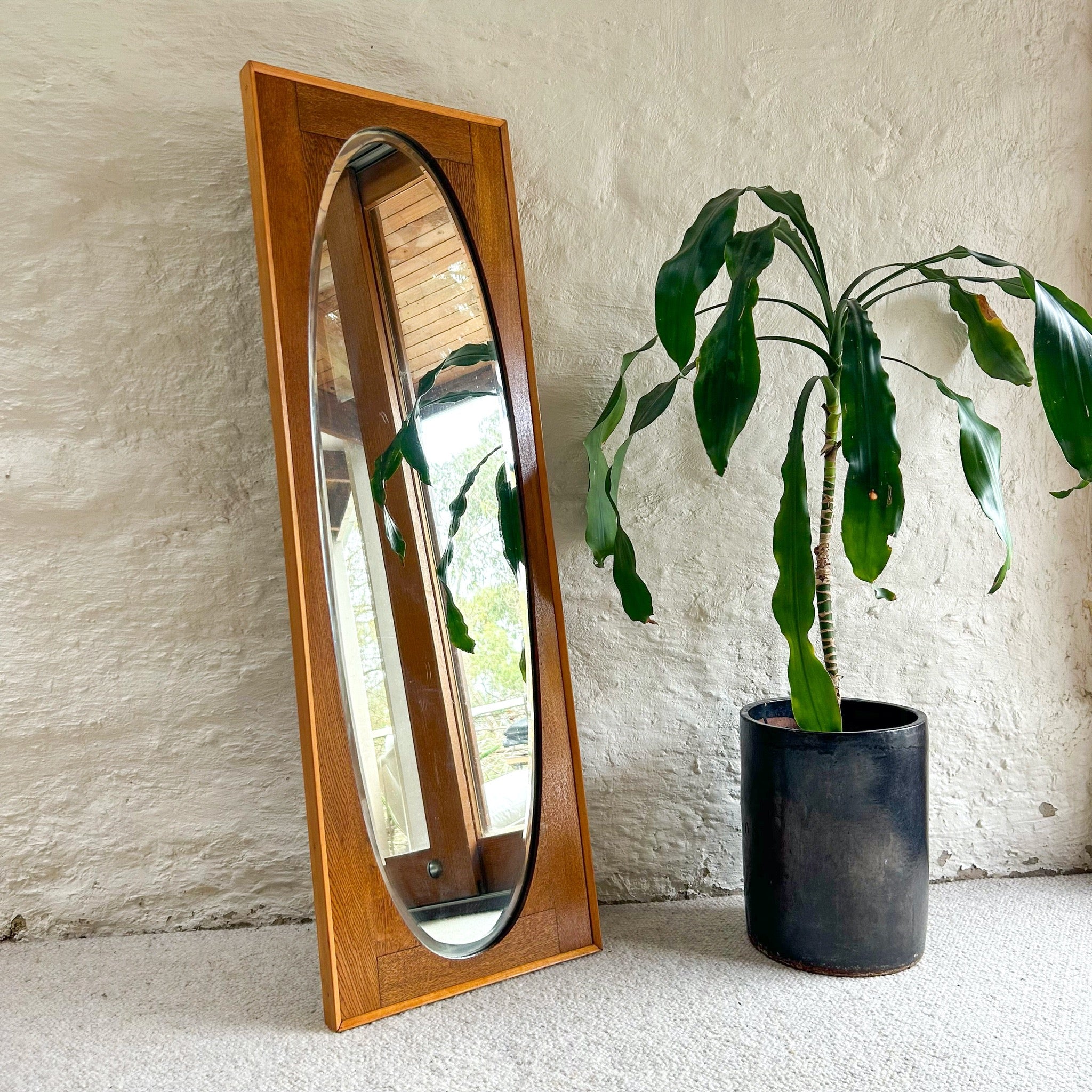 OVAL FULL-LENGTH MIRROR