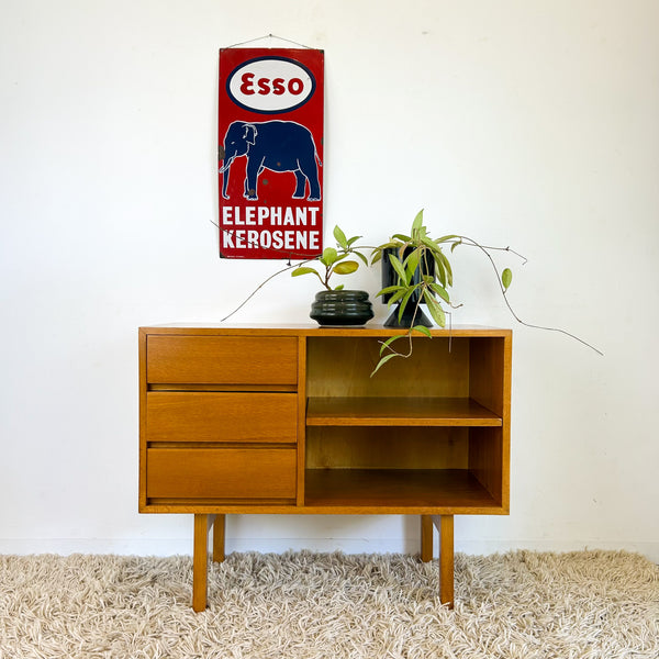 PETITE SIDEBOARD BUFFET