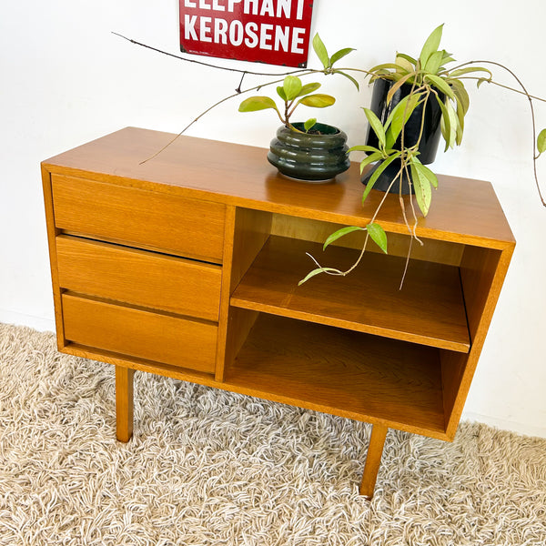 PETITE SIDEBOARD BUFFET