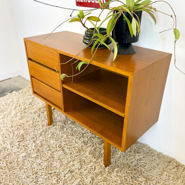 PETITE SIDEBOARD BUFFET