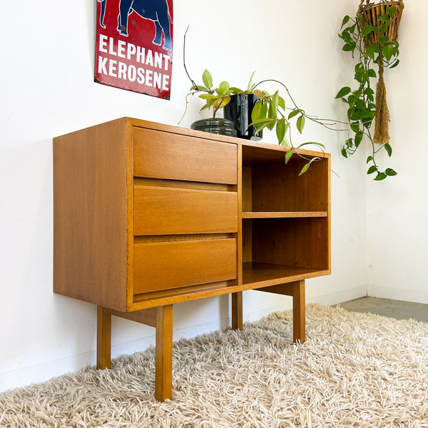 PETITE SIDEBOARD BUFFET