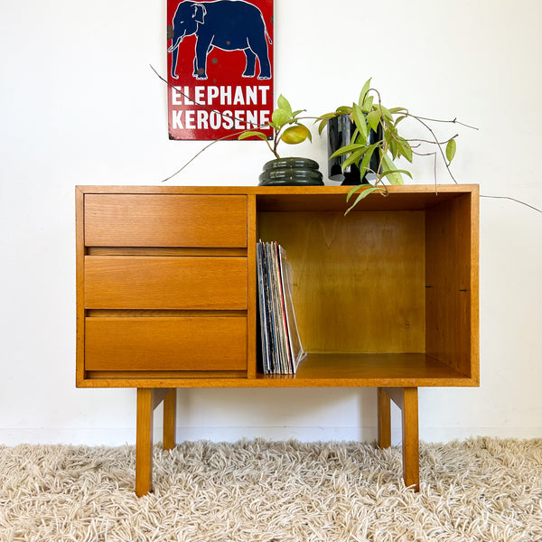 PETITE SIDEBOARD BUFFET