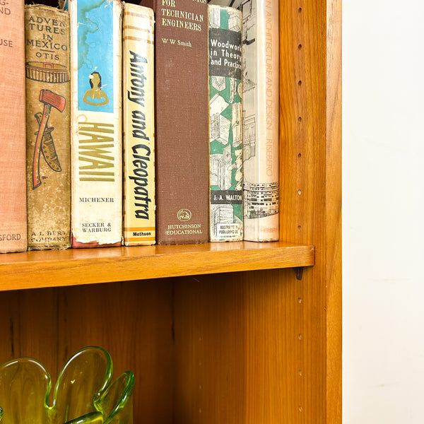 MACROB WALL UNIT BOOKCASE