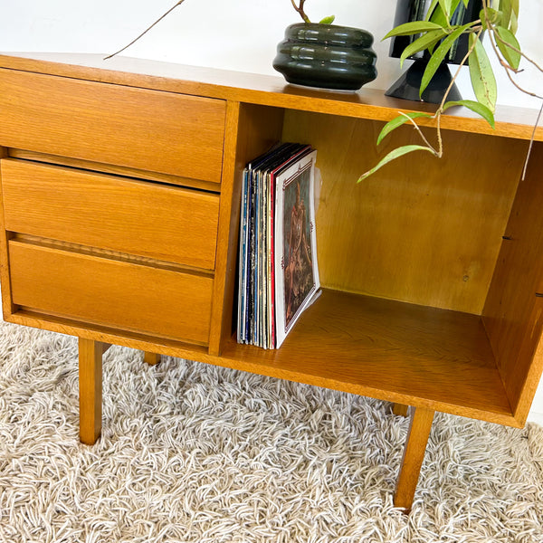 PETITE SIDEBOARD BUFFET