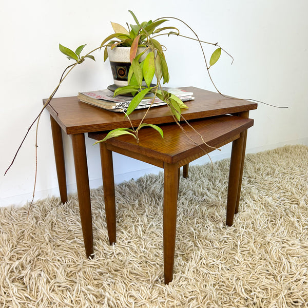 NESTING SIDE TABLES