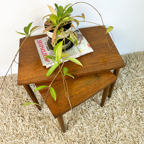 NESTING SIDE TABLES