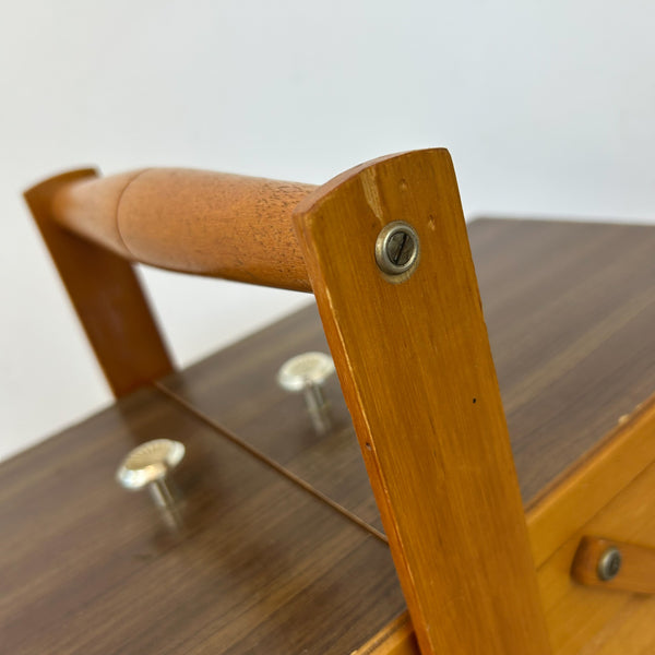 CANTILEVER SEWING BOX
