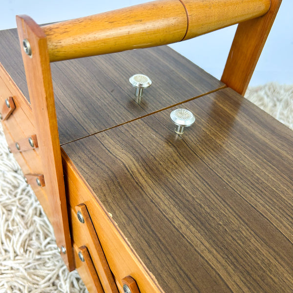 CANTILEVER SEWING BOX