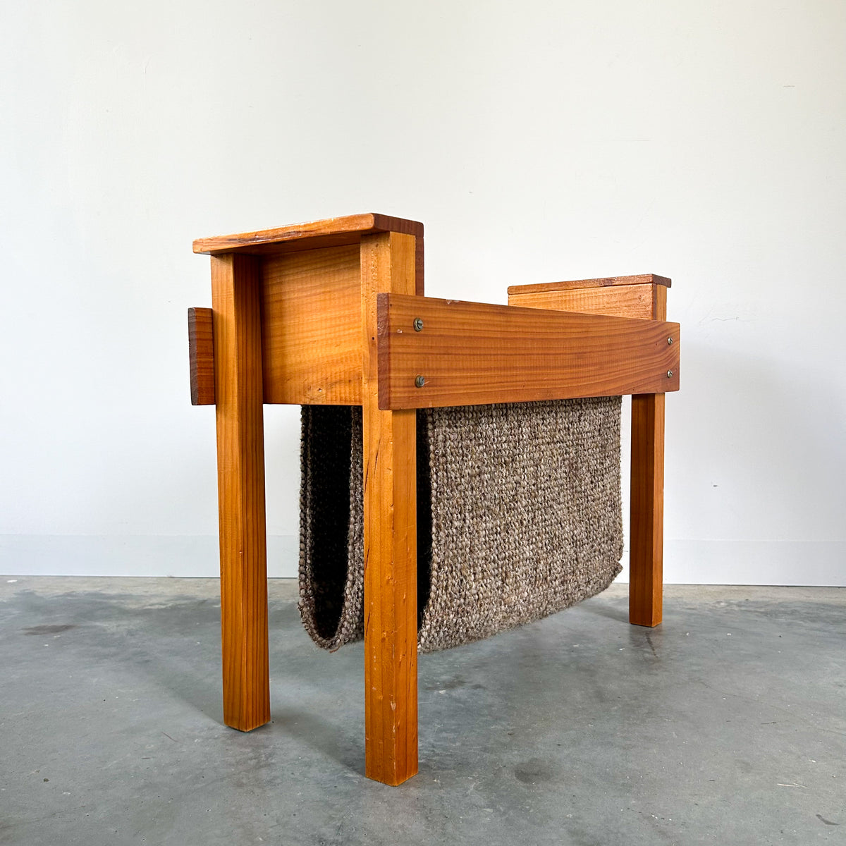 PINE MAGAZINE RACK