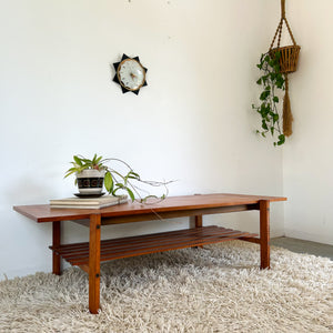 COFFEE TABLE WITH SLATTED MAGAZINE RACK