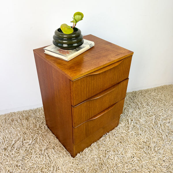 BEDSIDE DRAWERS WITH WAVE HANDLES (SINGLE)