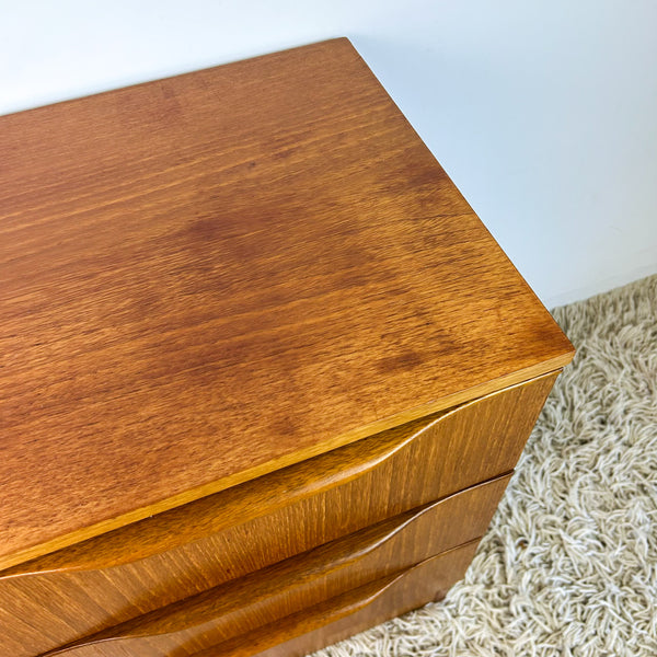 BEDSIDE DRAWERS WITH WAVE HANDLES (SINGLE)