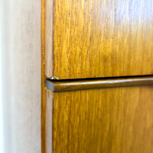 BEDSIDE DRAWERS WITH WAVE HANDLES (SINGLE)