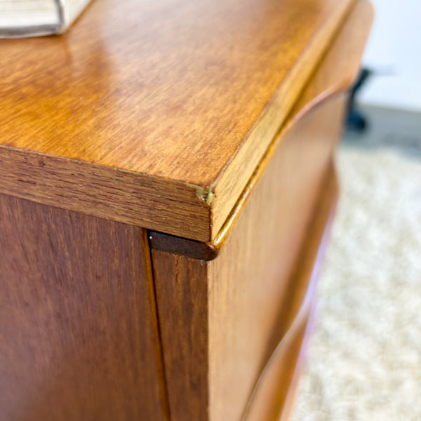 BEDSIDE DRAWERS WITH WAVE HANDLES (SINGLE)