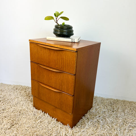 BEDSIDE DRAWERS WITH WAVE HANDLES (SINGLE)