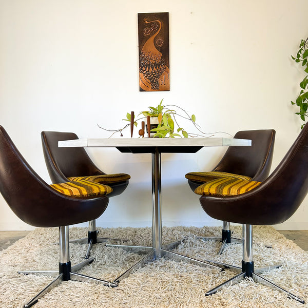 HEXAGONAL DINING TABLE WITH VINYL CHAIRS