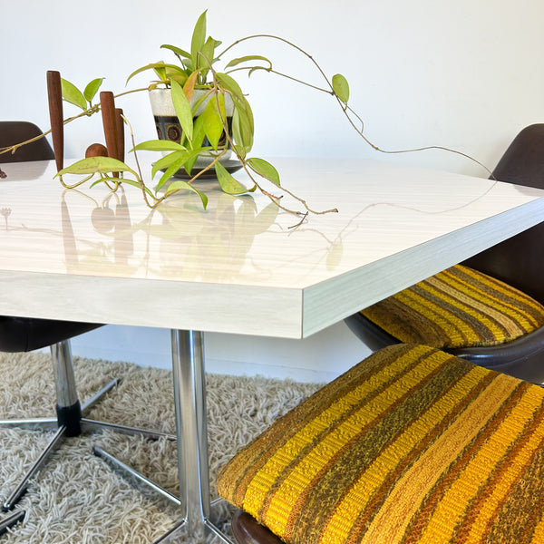 HEXAGONAL DINING TABLE WITH VINYL CHAIRS