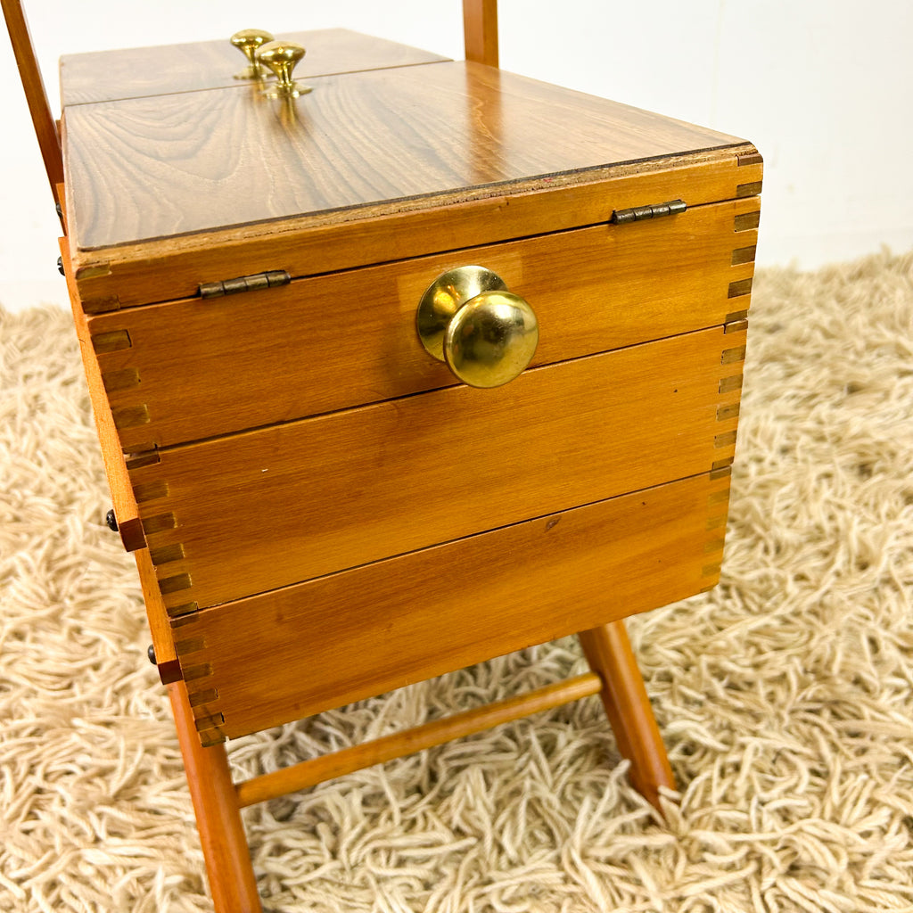 CANTILEVER SEWING BOX