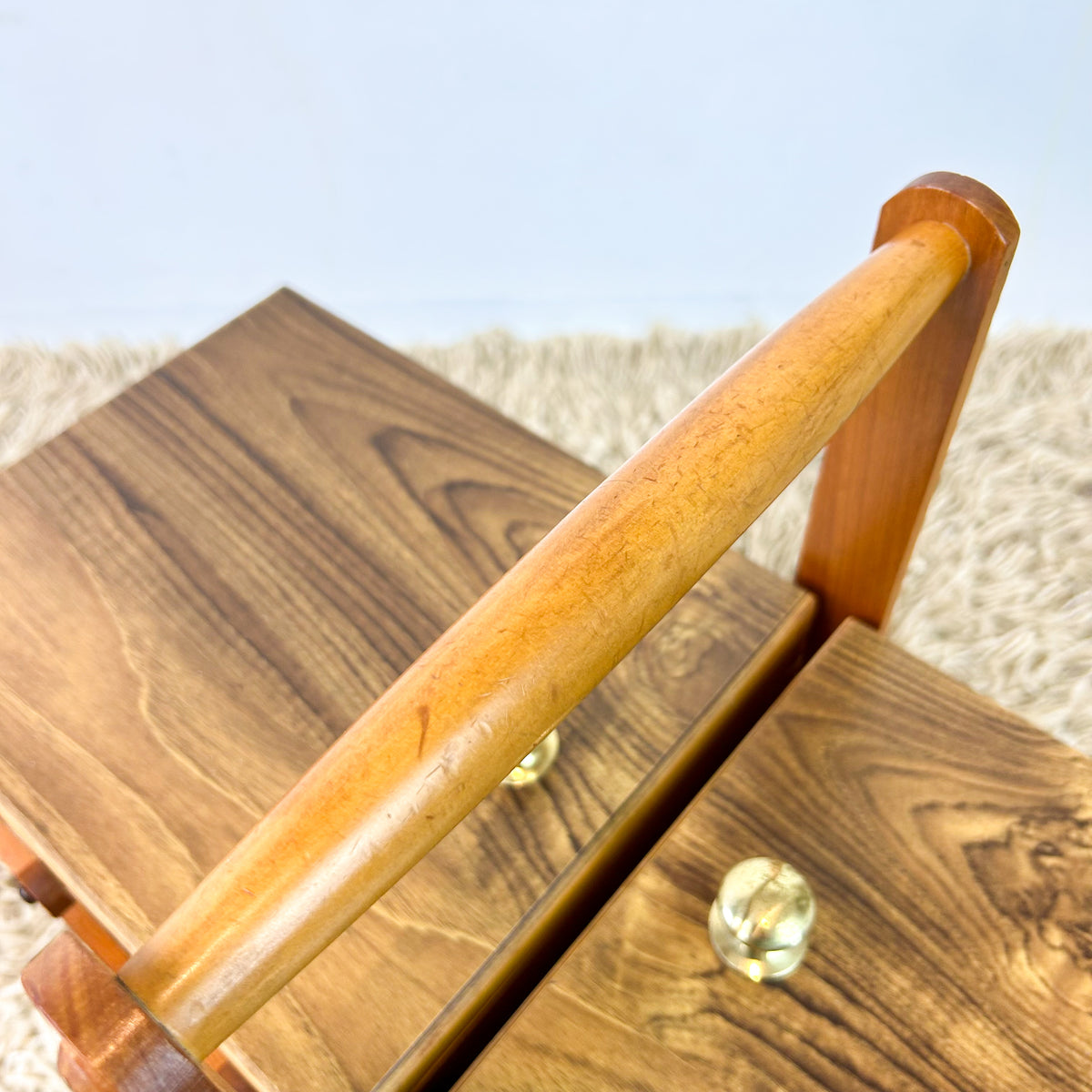 CANTILEVER SEWING BOX