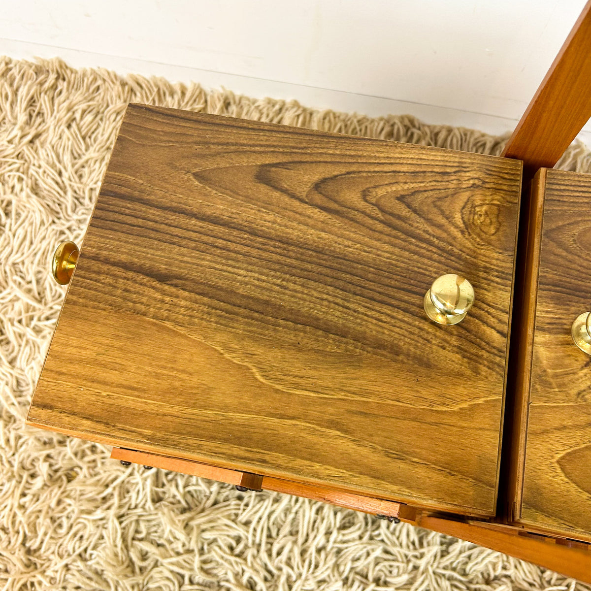 CANTILEVER SEWING BOX