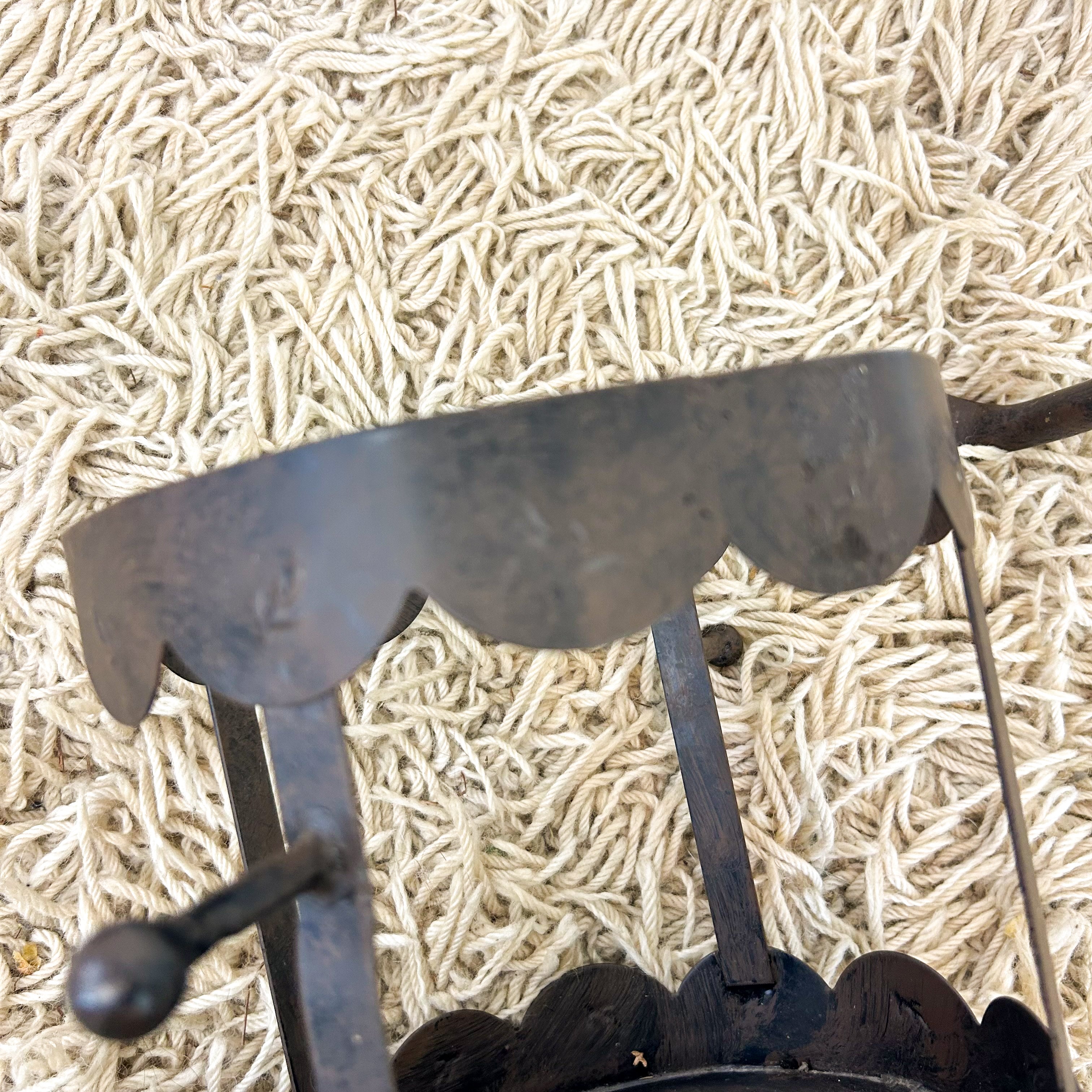 METAL PLANT STAND