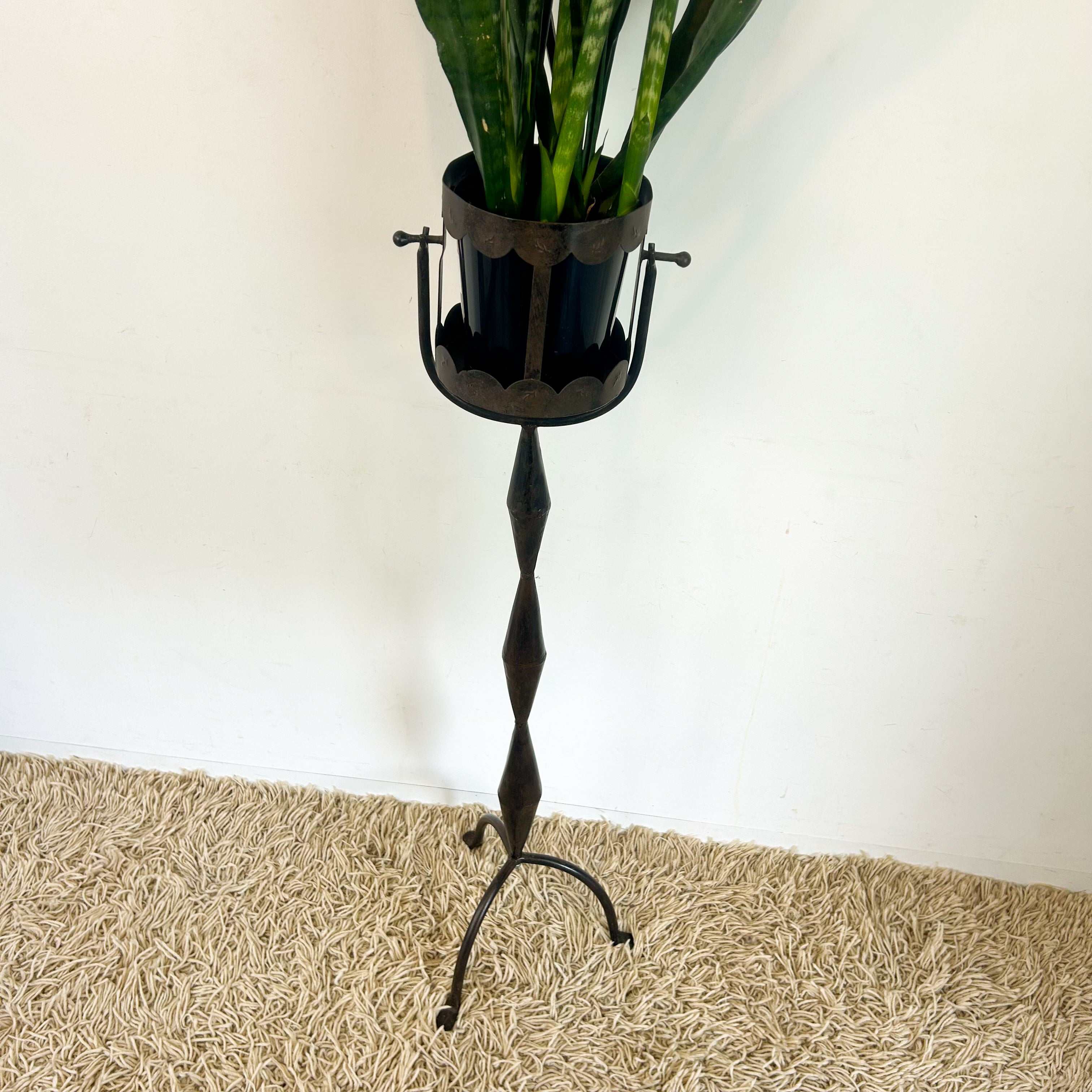 METAL PLANT STAND