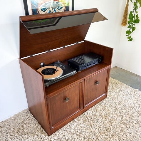 PARKER STEREO CABINET