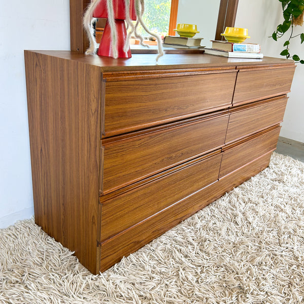CRO DRESSER WITH MIRROR
