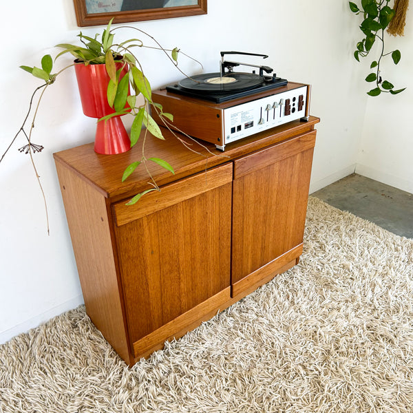 SIDEBOARD CABINET