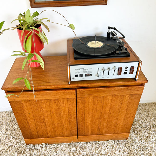 SIDEBOARD CABINET