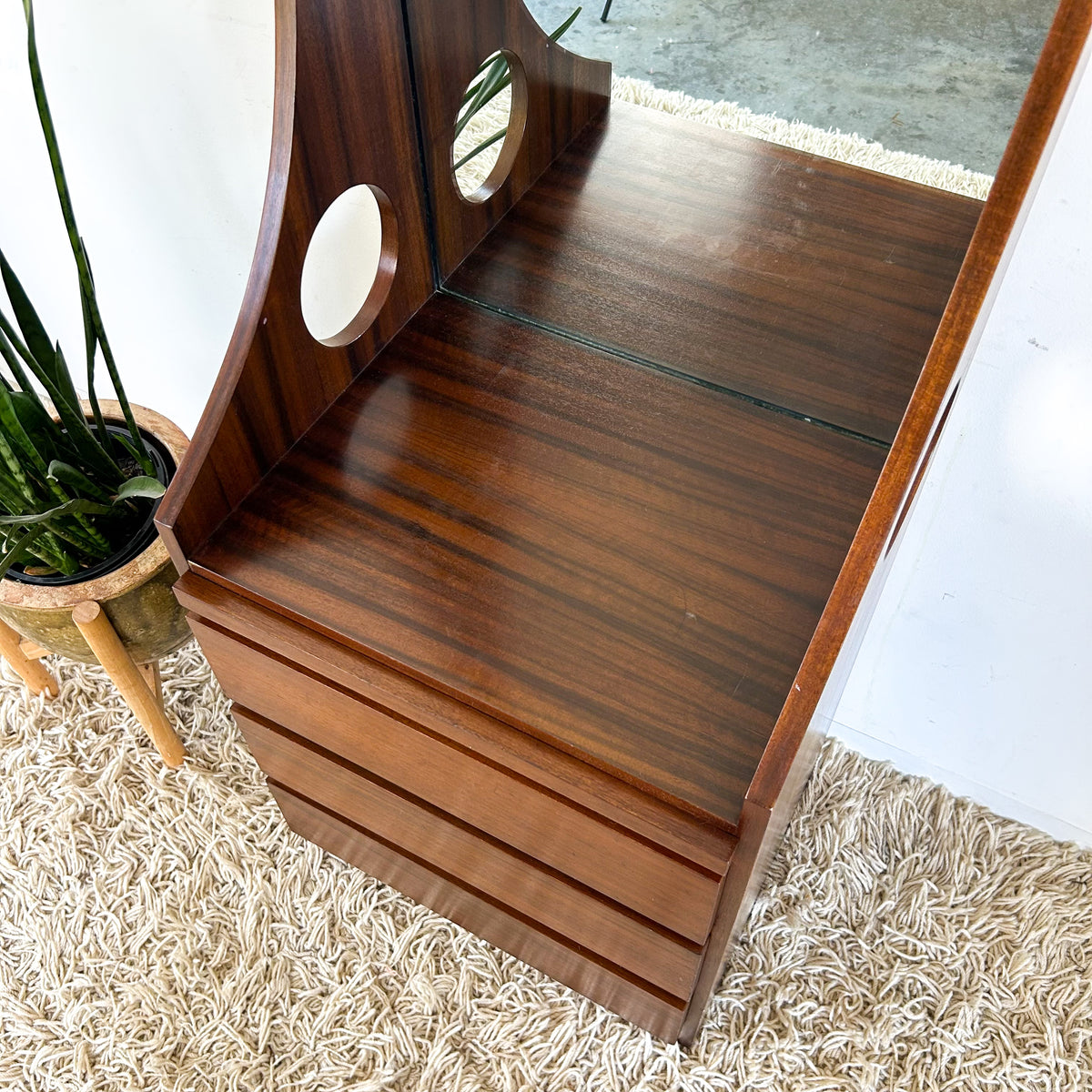 RULA DRESSING TABLE