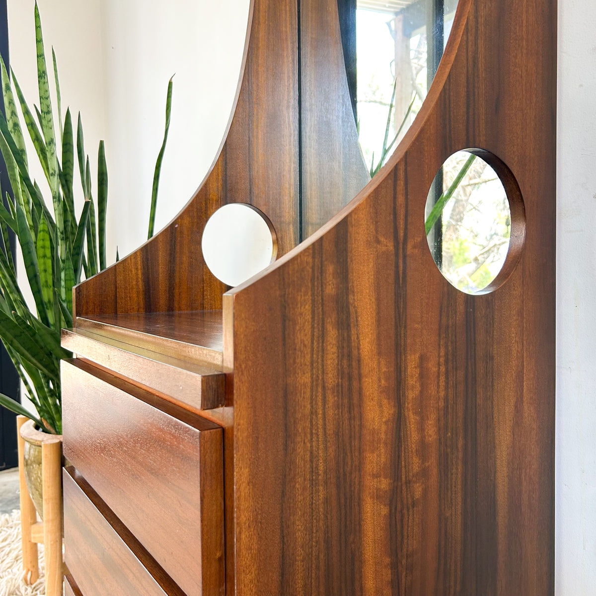 RULA DRESSING TABLE