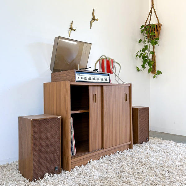 STEREO CABINET