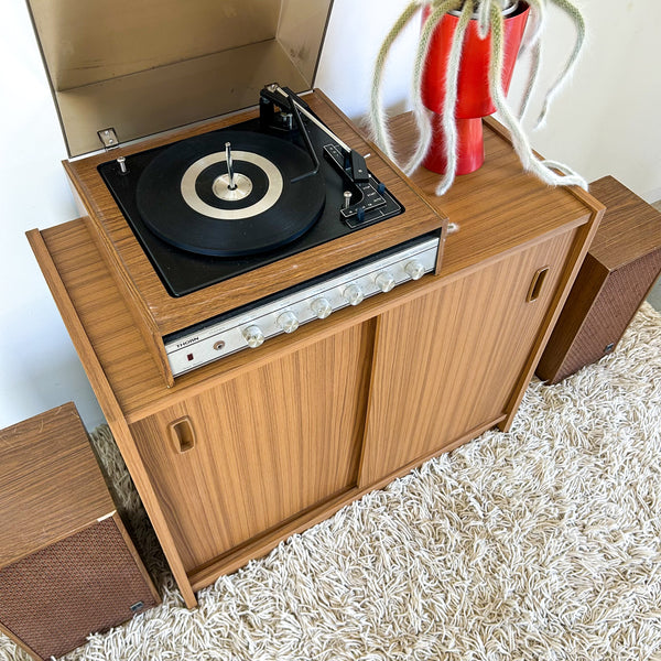 STEREO CABINET