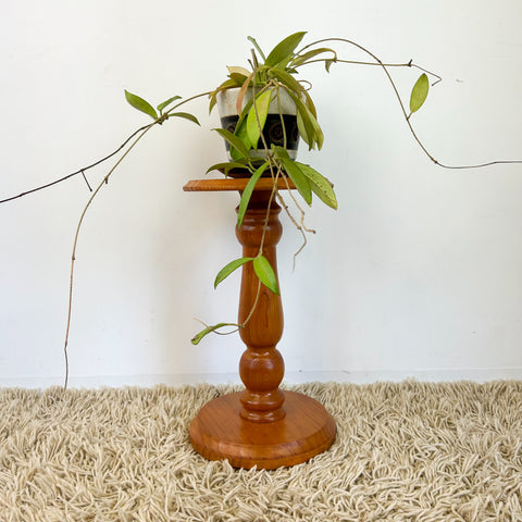 TURNED PINE PEDESTAL