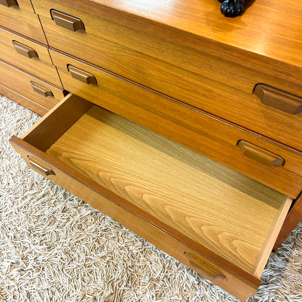 MACROB DRESSER DRAWERS WITH MIRROR - HEY JUDE WORKSHOP • Vintage furniture & objects Melbourne
