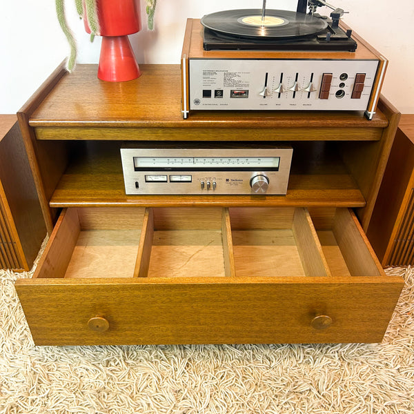 STEREO CABINET / TV UNIT