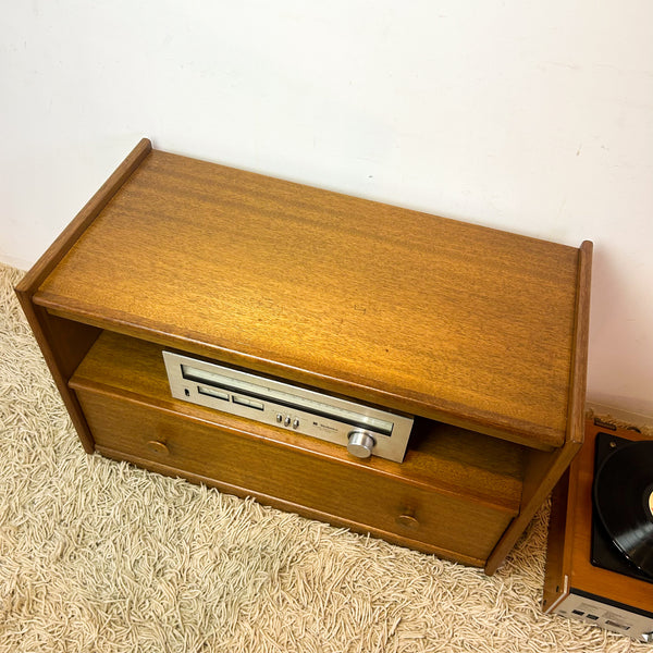 STEREO CABINET / TV UNIT