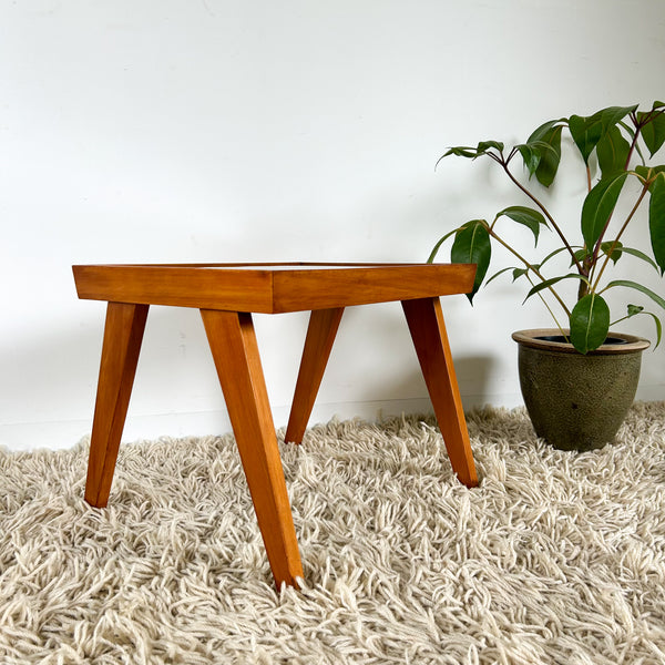 COFFEE TABLE WITH BLACK GLASS TOP