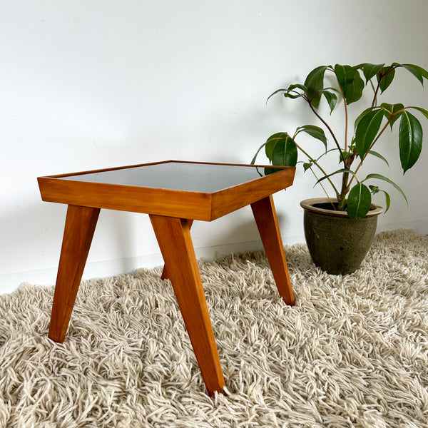 COFFEE TABLE WITH BLACK GLASS TOP