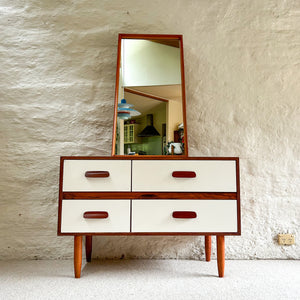 DRESSER DRAWERS WITH MIRROR