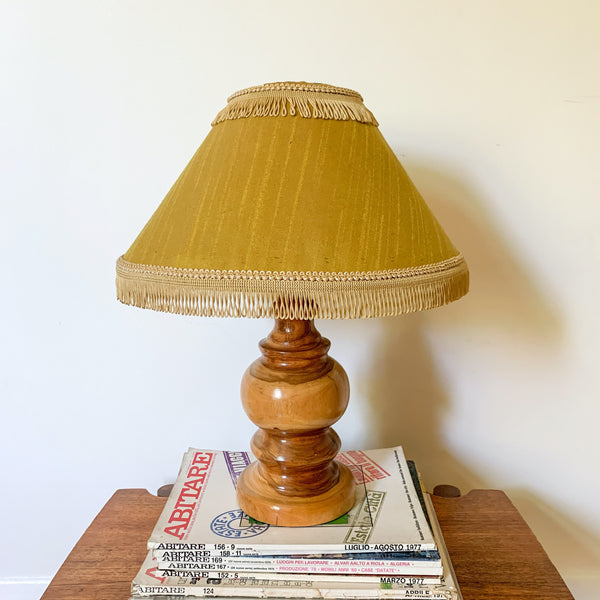 WOODEN TABLE LAMP