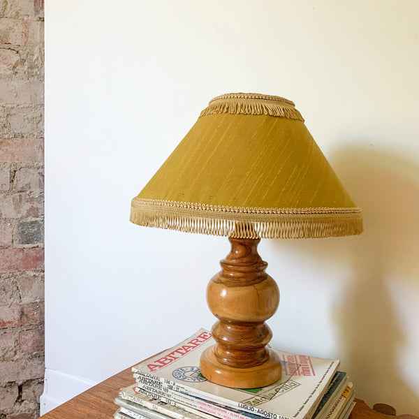 WOODEN TABLE LAMP